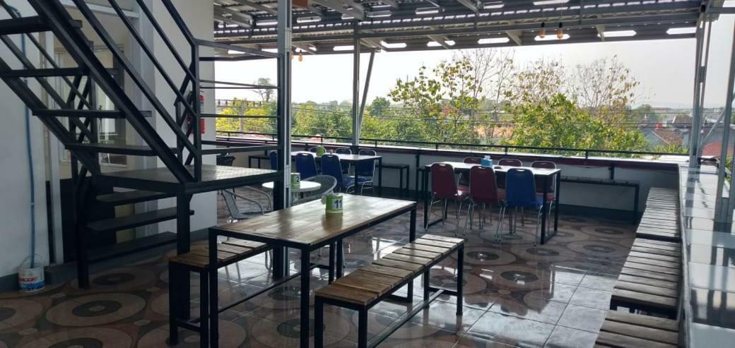 Jaya Sakti Hotel Blora Exterior foto